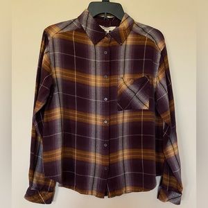 Decree Women’s Plaid Button-Down Top